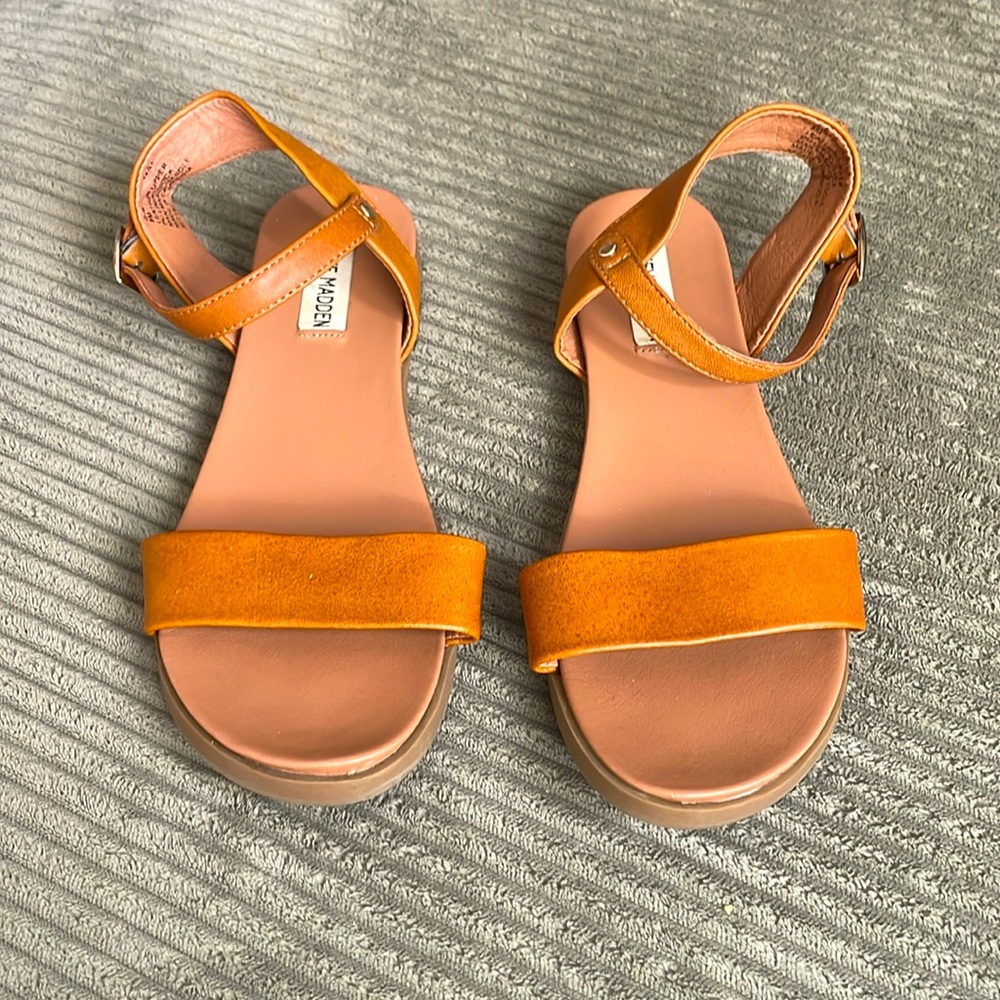 Steve Madden sandals; Size 8